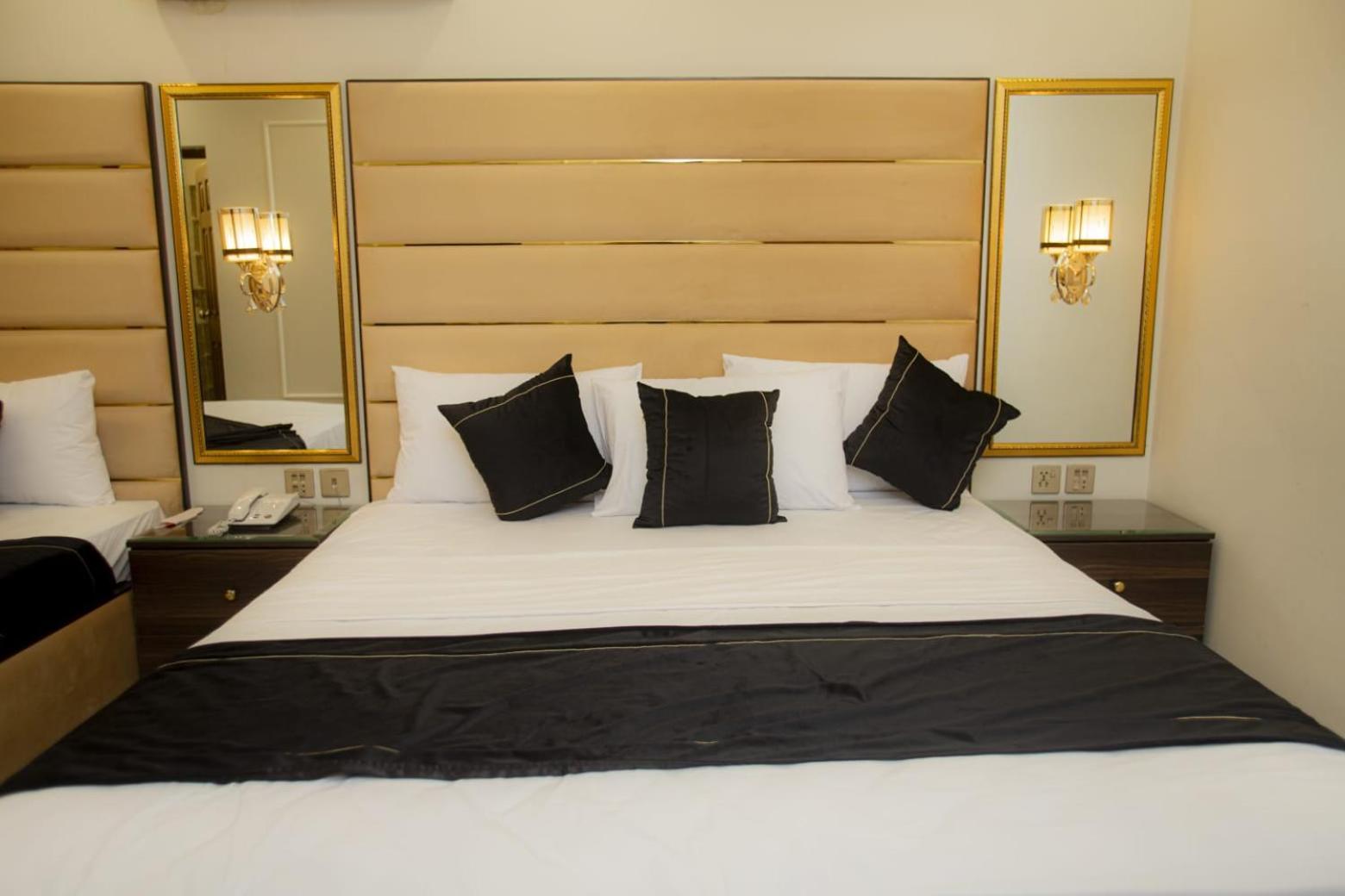 Hotel White Season Gulberg Lahore Extérieur photo